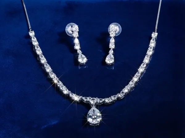 Silver_Alloy_Cubic_Zirconia_Teardrop_Necklace_Earrings_Set_For_Women