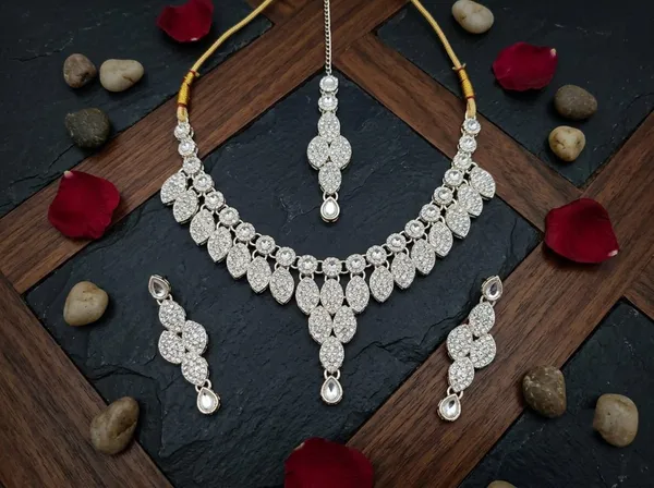 Silver_Alloy_Traditional_Necklace_Earrings_Maang_Tikka_Set_For_Women