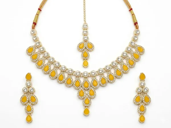 Gold_Yellow_Alloy_Teardrop_Stone_Necklace_Earrings_Maang_Tikka_Set_For_Women