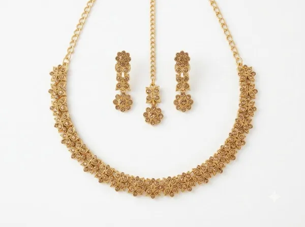 Golden_Alloy_Floral_Motif_Necklace_Earrings_Maang_Tikka_Set_For_Women
