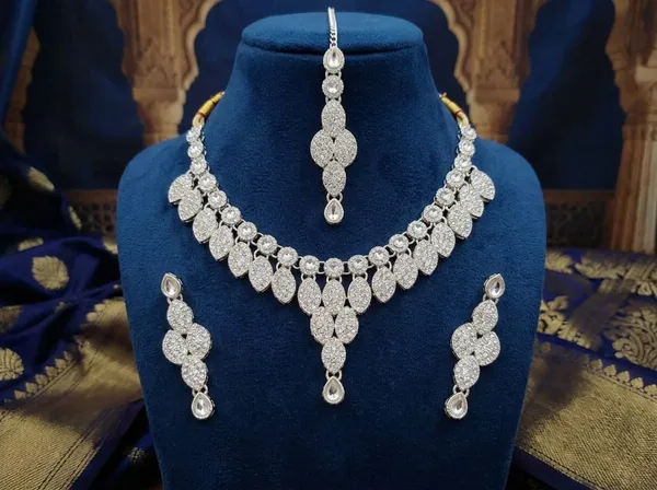 Silver_Alloy_Traditional_Necklace_Earrings_Maang_Tikka_Set_For_Women