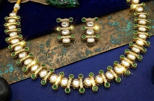Green_Golden_Alloy_Kundan_Oval_Stone_Necklace_Earrings_Set_For_Women