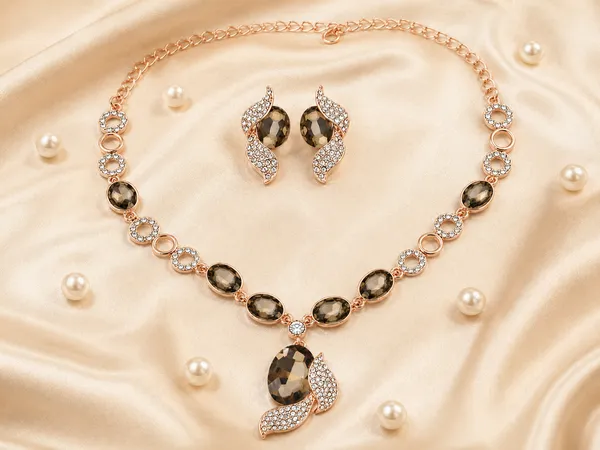 Rose_Gold_Alloy_Crystal_Leaf_Necklace_And_Earrings_Set_For_Women