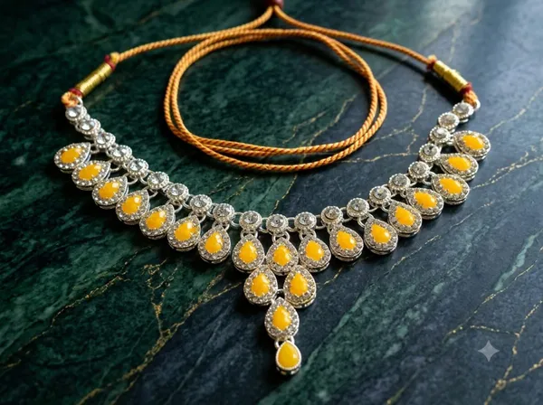 Gold_Yellow_Alloy_Teardrop_Stone_Necklace_Earrings_Maang_Tikka_Set_For_Women