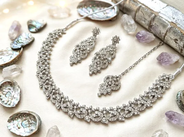 Silver_Alloy_Crystal_Floral_Necklace_Earrings_Maang_Tikka_Set_For_Women