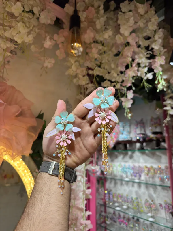 Resin_Floral_Earrings_for_Women
