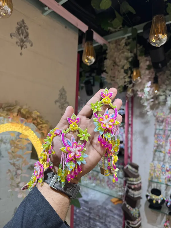 Lime_Stone_Floral_Dangle_Earrings_with_earchains_for_Women