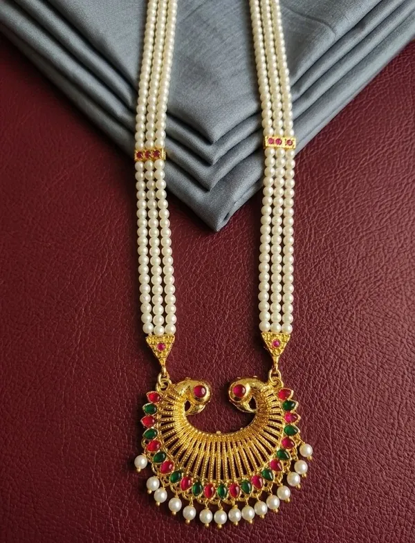 Gold_Brass_Pearl_Strand_Peacock_Pendant_Necklace_For_Women