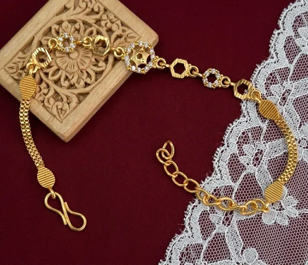 Gold_Tone_Geometric_Link_Bracelet_for_Women