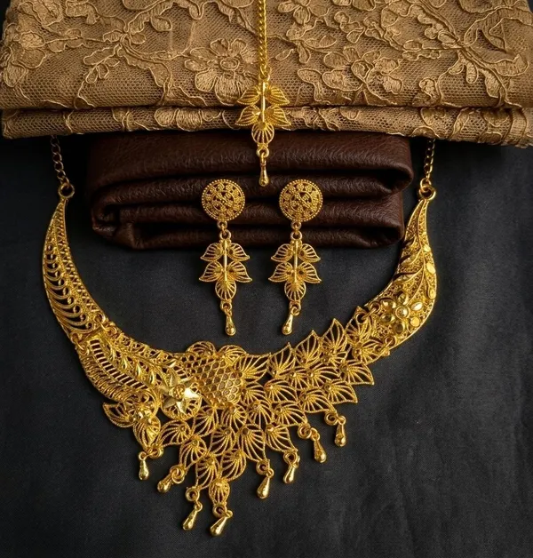 Gold_Tone_Floral_Necklace_And_Earrings_Set_for_Women