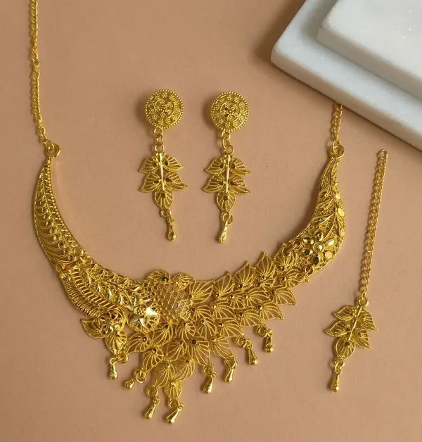 Gold_Tone_Floral_Necklace_And_Earrings_Set_for_Women