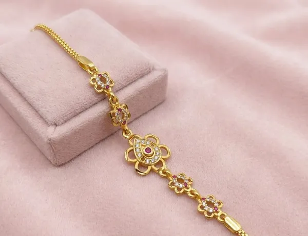 Gold-Toned_Floral_Bracelet_for_Women