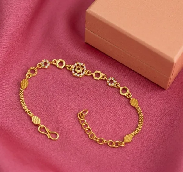 Gold_Tone_Geometric_Link_Bracelet_for_Women