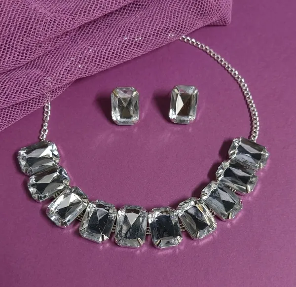 Silver_Tone_Crystal_Necklace_Set_for_Women