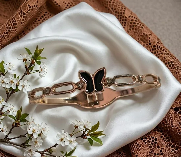 Rose_Gold_Butterfly_Bracelet_for_Women