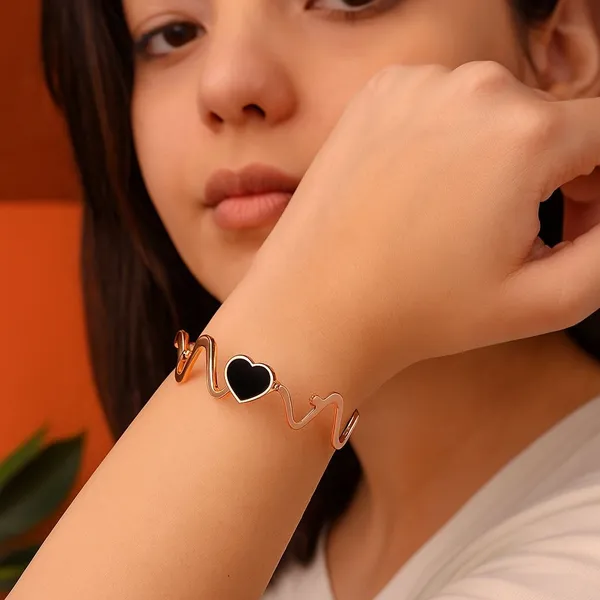 Rose_Gold_Metal_Heart_Cuff_Bracelet_for_Women