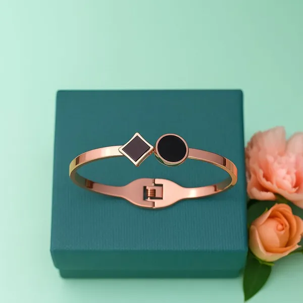 Rose_Gold_Geometric_Bracelet_for_Women