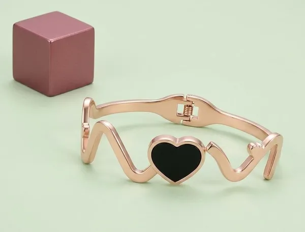 Rose_Gold_Metal_Heart_Cuff_Bracelet_for_Women