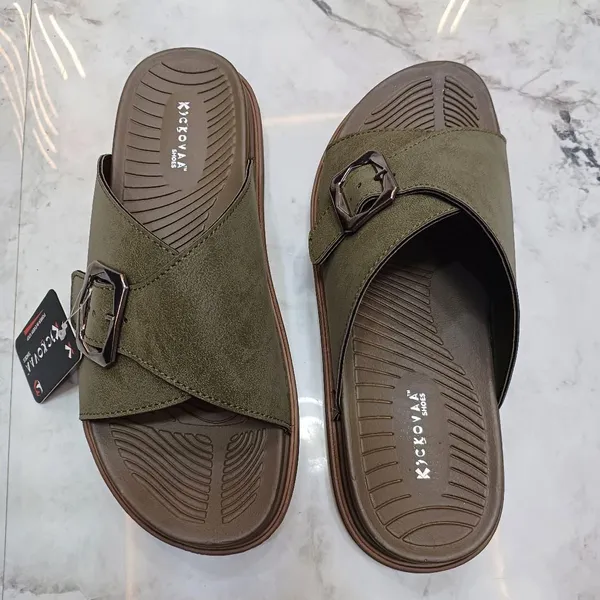 Olive_Synthetic_Leather_Textured_Cross_Strap_Buckle_Sandals_For_Men