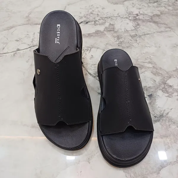 Black_Synthetic_Leather_Textured_Slip-On_Sandals_For_Men