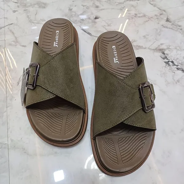 Olive_Synthetic_Leather_Textured_Cross_Strap_Buckle_Sandals_For_Men