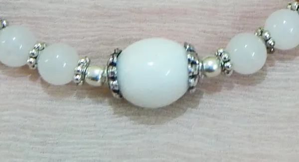 White_Gemstone_Agate_Rudraksha_Beads_Bracelet_For_Women