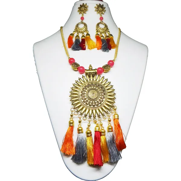 Multicolor_Metal_Pendant_With_Tassels_Necklace_For_Women