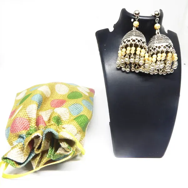 Silver_Metal_Jhumka_Earrings_For_Women