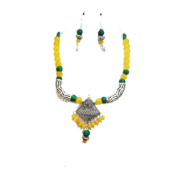 Yellow_Glass_Beads_With_Metal_Pendant_Jewelry_For_Women