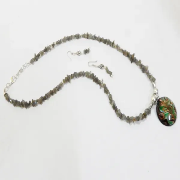 Gray_Gem_Stone_Sodalite_Chips_With_Glass_Pendant_Neclace_For_Women
