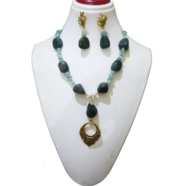 Green_Gem_Stone_Aventurine_Chips_Jade_Tumble_Necklace_For_Women