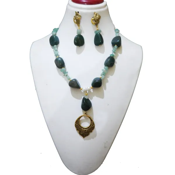 Green_Gem_Stone_Aventurine_Chips_Jade_Tumble_Necklace_For_Women