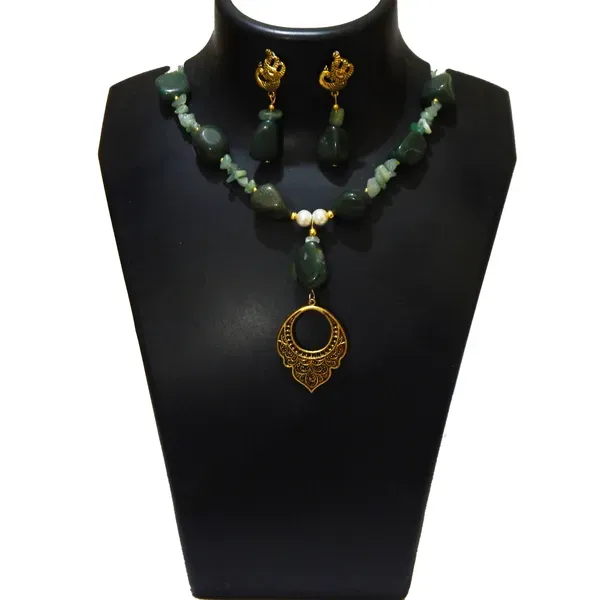 Green_Gem_Stone_Aventurine_Chips_Jade_Tumble_Necklace_For_Women