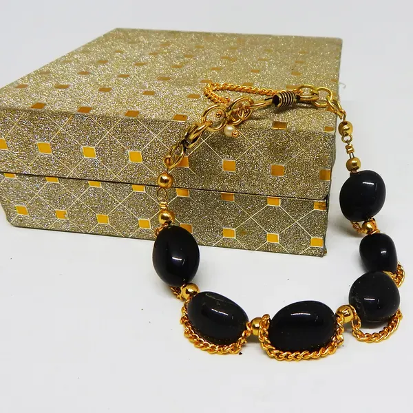 Black_Gemstone_Agate_Tumble_For_Root_Chakra_Bracelet_Women
