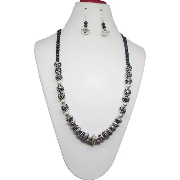 Silver_Metal_Beads_Necklace_For_Women