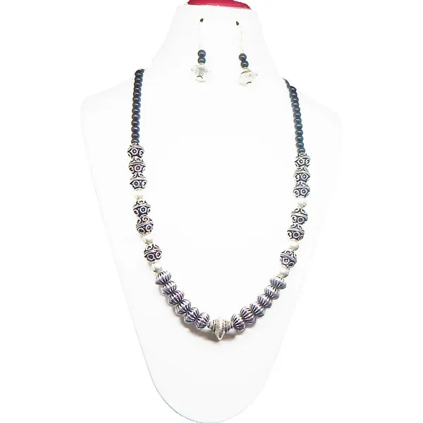 Silver_Metal_Beads_Necklace_For_Women