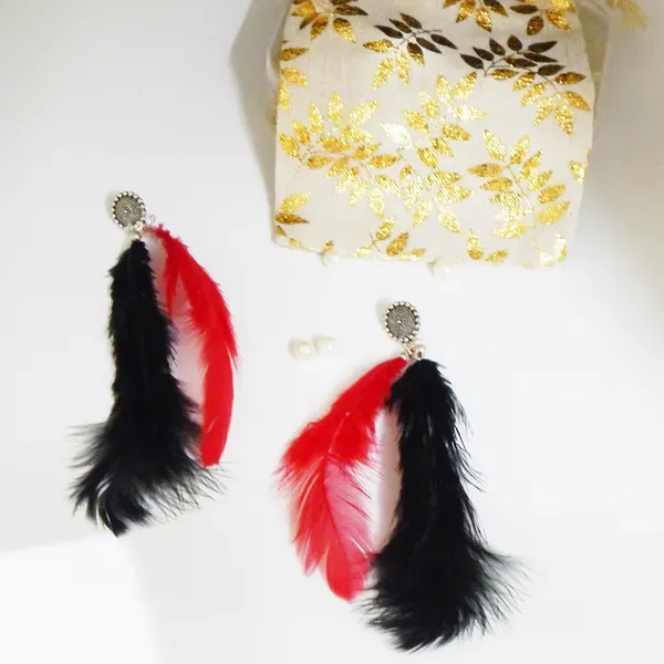 Multicolor_Black_Red_Feathers_Hanging_Metal_Earrings_For_Women