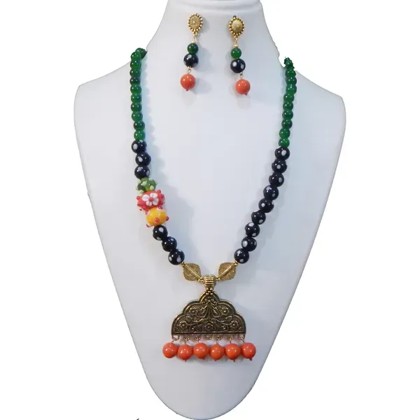 Multicolor_Glass_Beads_With_Metal_Pendant_Necklace_For_Women