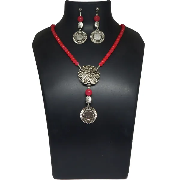 Red_Glass_Beads_With_Metal_Pendant_Necklace_For_Women
