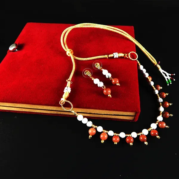 Gold_Gemstone_Howlite_Goldstone_Choker_Necklace_For_Women