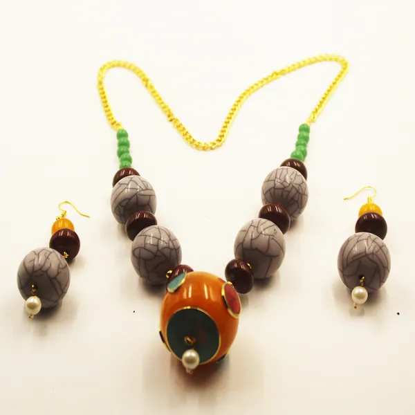 Resin_Beads_with_Nepali_Beads_Pendant_Necklace