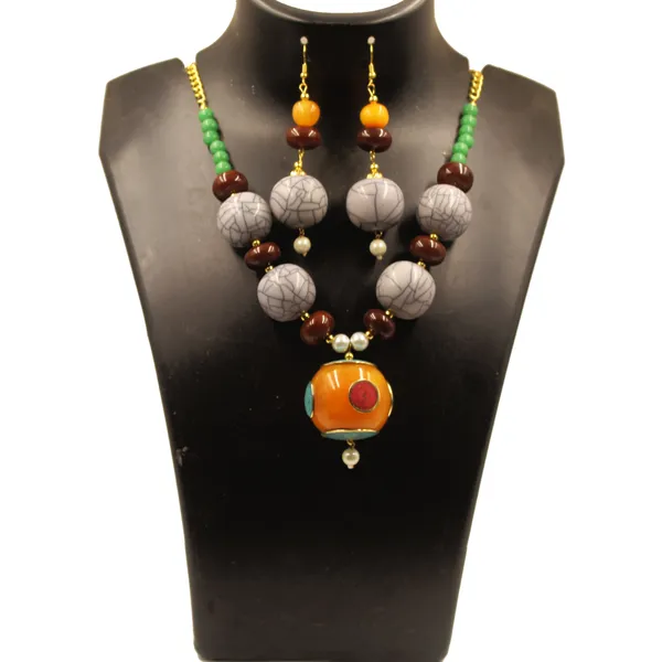 Resin_Beads_with_Nepali_Beads_Pendant_Necklace