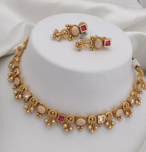 Small_kundan_beads_choker