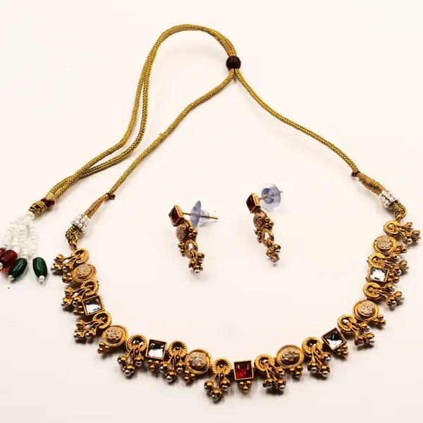 Small_kundan_beads_choker