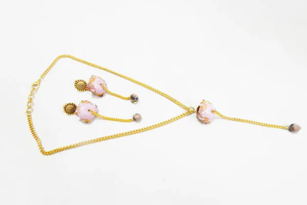 Gold_Metal_Chain_With_Lampwok_Bead_Pendant_Jewelry_For_Women