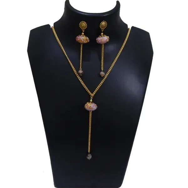 Gold_Metal_Chain_With_Lampwok_Bead_Pendant_Jewelry_For_Women