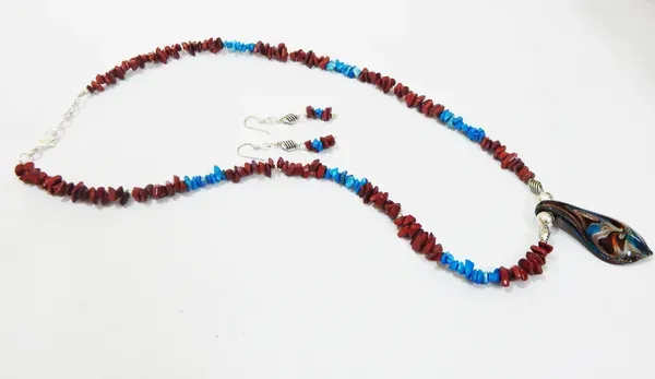 Red_Gem_Stone_Jasper_Turquoise_Chips_With_Glass_Pendant_Neclace_For_Women