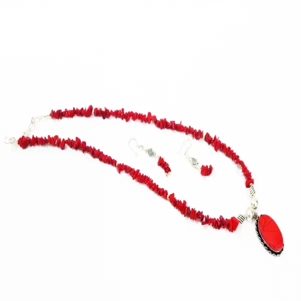 Red_Gem_Stone_Coral_Chips_With_Glass_Pendant_Neclace_For_Women