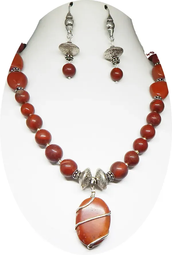 Maroon_Gemstone_Red_Jasper_Pendant_Necklace_For_Women