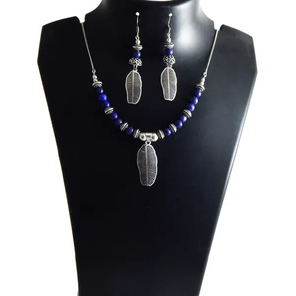 Blue_Gemstone_Lapis_Lazuli_Beads_Silver_Pendant_Necklace_For_Women